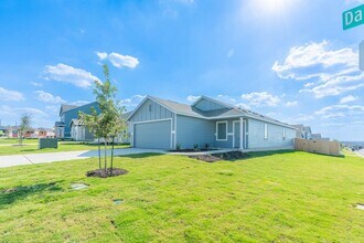 117 Dark Victory Rd in Jarrell, TX - Building Photo - Building Photo