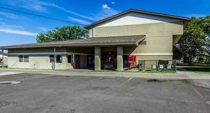 311 N Elizabeth St in Milton-Freewater, OR - Building Photo - Building Photo