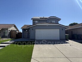 1520 Andrew St in Tracy, CA - Building Photo