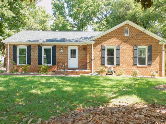 property at 2206 Dulaire Rd