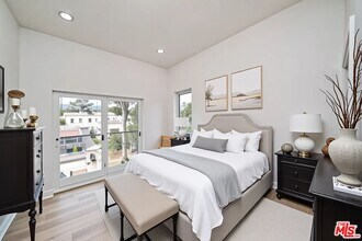 1108 Queen Anne Pl in Los Angeles, CA - Building Photo - Building Photo