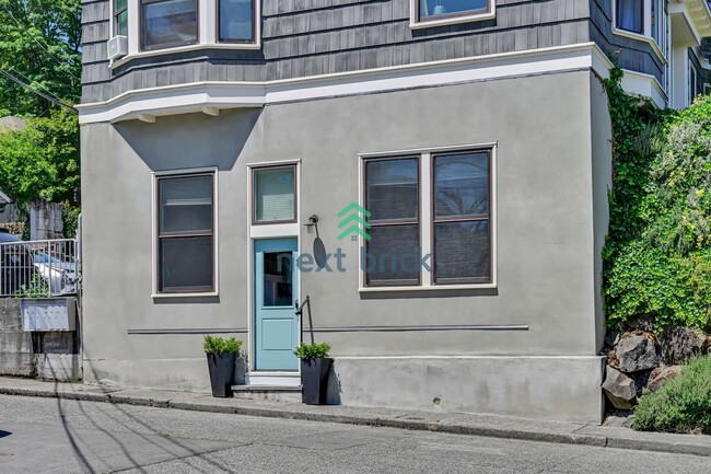 317 Lakeside Ave S in Seattle, WA - Building Photo - Building Photo