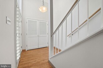 1528 Goldenrain Ct in Reston, VA - Building Photo - Building Photo