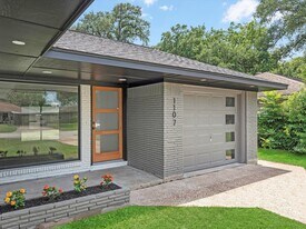 1107 Stonecrest Dr in Houston, TX - Building Photo