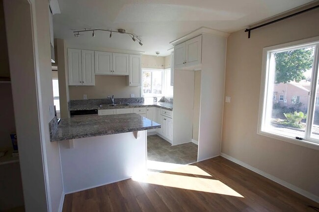 115 Norwood Pl in Alhambra, CA - Foto de edificio - Building Photo