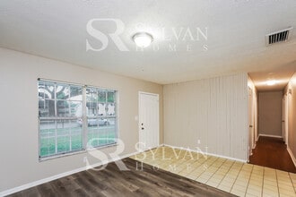 1216 Sagamore Dr in Seffner, FL - Building Photo - Building Photo