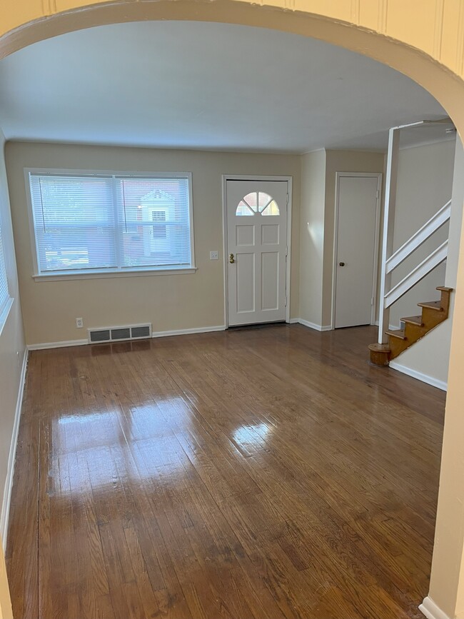 2110 Market Ave N in Canton, OH - Building Photo - Building Photo