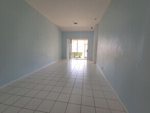 7880 Lake Sawgrass Loop in Ft. Myers, FL - Building Photo - Building Photo