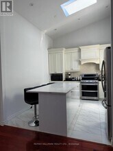 232 Hillcrest Ave in Toronto, ON - Building Photo - Building Photo