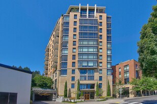 2351 NW Westover Rd, Unit 806 in Portland, OR - Building Photo