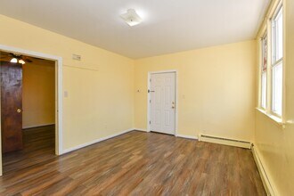 208 4TH St in Passaic, NJ - Building Photo - Building Photo