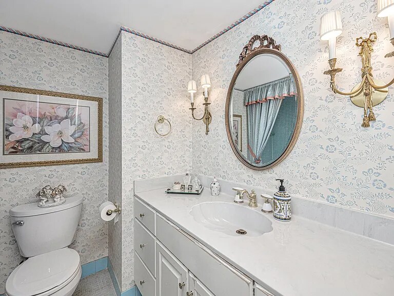 2479 Peachtree St NE-Unit -308 in Atlanta, GA - Building Photo