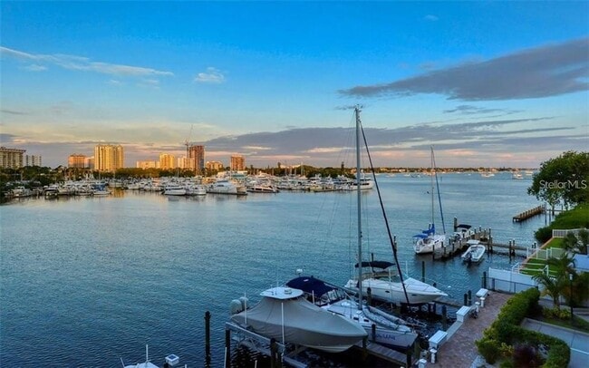 650 Golden Gate Point in Sarasota, FL - Building Photo - Building Photo