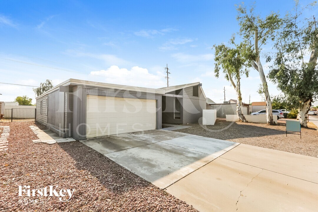 9631 N 35th Dr in Phoenix, AZ - Foto de edificio