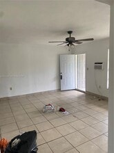 1070 NW 147th St in Miami, FL - Building Photo - Building Photo