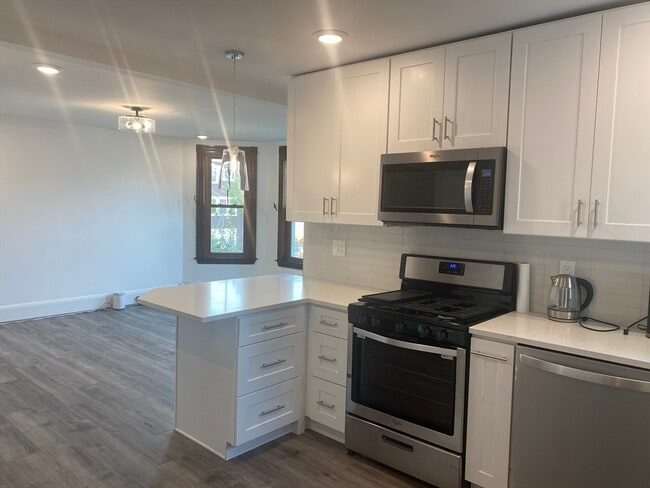 10 Fairmount St in Medford, MA - Building Photo - Building Photo