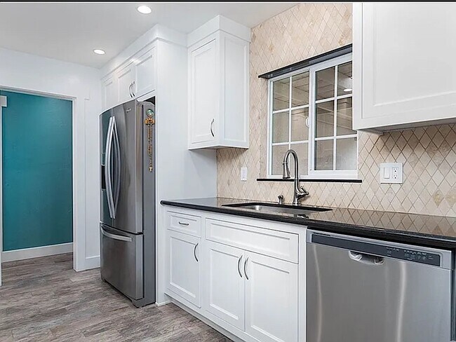 25440 Plymouth St in Hemet, CA - Building Photo - Building Photo