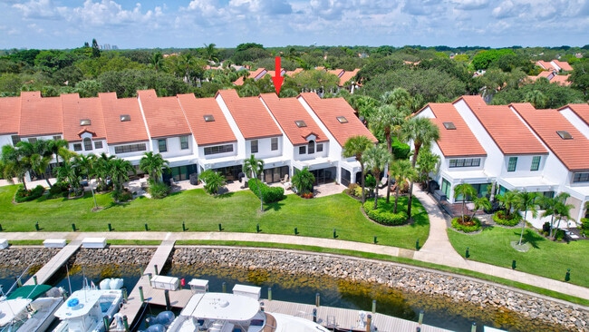 2299 Treasure Isle Dr in West Palm Beach, FL - Building Photo - Building Photo