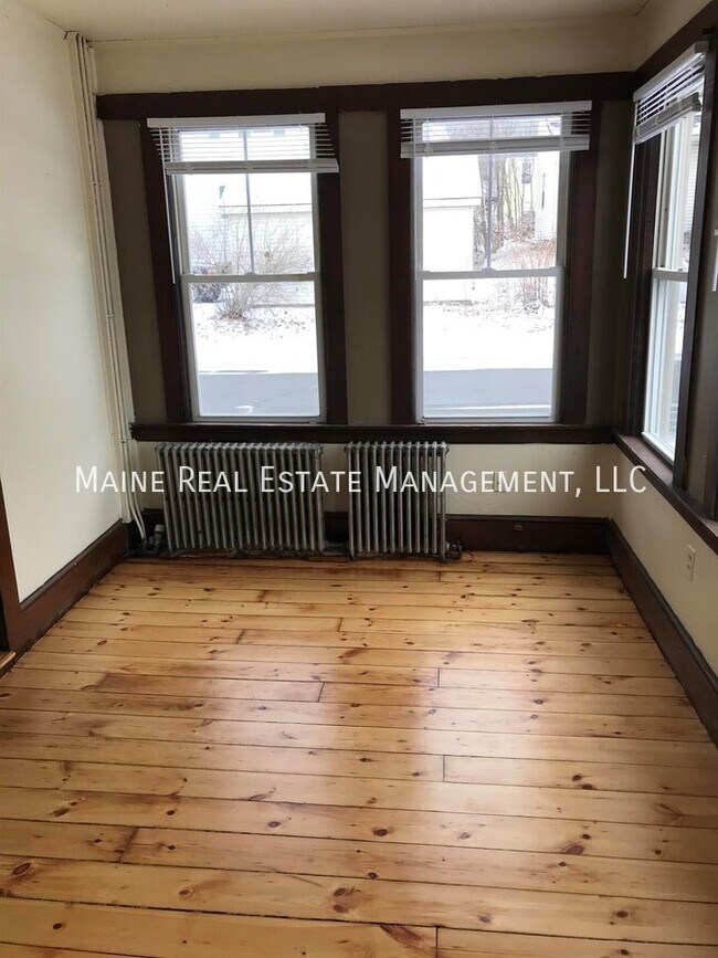 9 Catell St-Unit -Apt 3 in Bangor, ME - Building Photo - Building Photo
