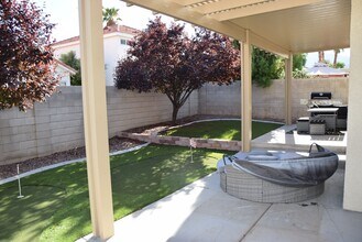 8765 Country Pines Ave in Las Vegas, NV - Building Photo - Building Photo