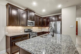 10628 Desert Willow Loop in Austin, TX - Building Photo - Building Photo