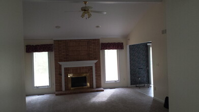 456 Essex Dr in Rochester Hills, MI - Building Photo - Building Photo