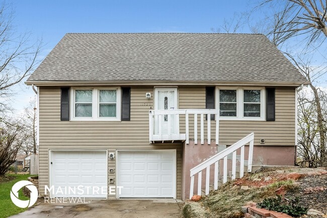 property at 11520 N Walnut St