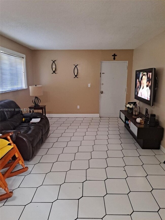 10765 SW 4th St in Miami, FL - Building Photo - Building Photo