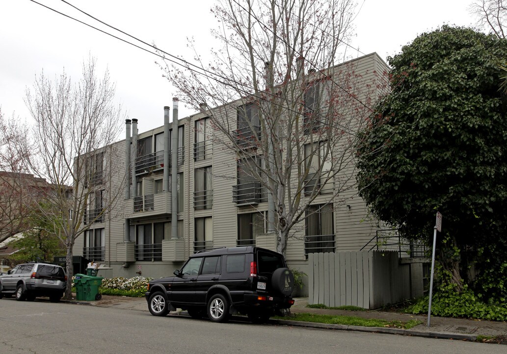 382 Adams St in Oakland, CA - Foto de edificio