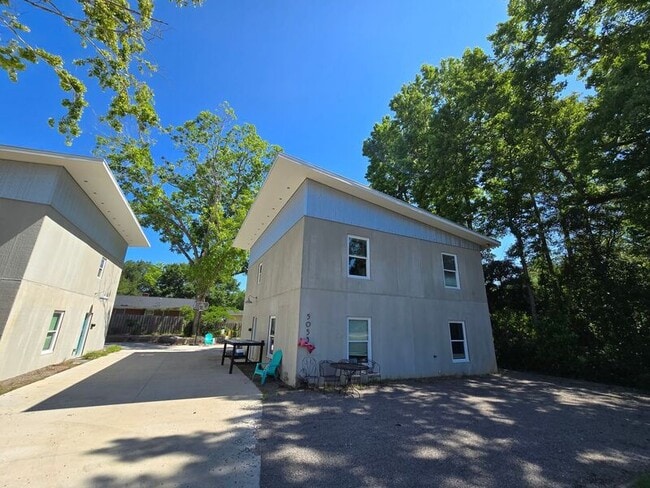 property at 5053 Park Ave S