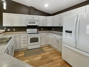 10506 Ridge Park Dr in Anchorage, AK - Building Photo - Building Photo