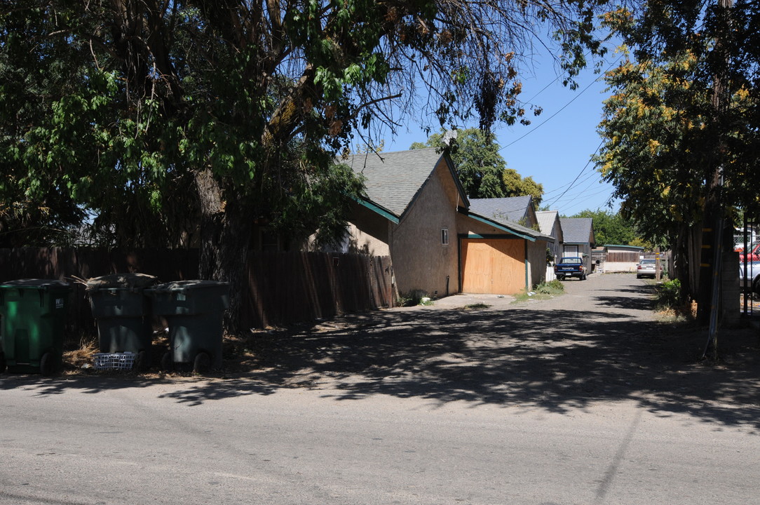 2605 E Miner Ave in Stockton, CA - Building Photo