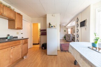 205 Washington St, Unit #1 in Somerville, MA - Building Photo - Building Photo