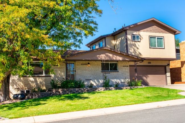 8871 Rutgers St in Westminster, CO - Foto de edificio - Building Photo