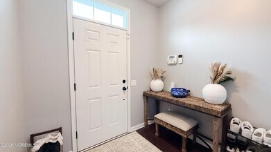 110 Halliard Dr in Eatontown, NJ - Building Photo - Building Photo