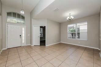 8610 Sandy Plains Dr in Riverview, FL - Foto de edificio - Building Photo
