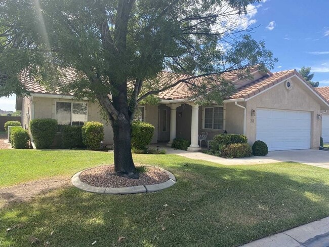 1825 W Mathis Park Pl