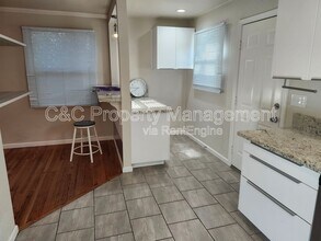 2701 42nd St in Sacramento, CA - Building Photo - Building Photo
