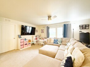 108 N Cambrian Ave in Bremerton, WA - Building Photo - Building Photo