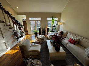 2420 Potomac Dr in Houston, TX - Foto de edificio - Building Photo