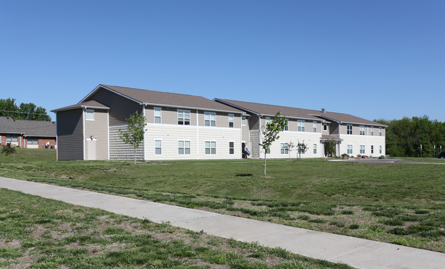 Melissa Anne Hanger Apartments in Topeka, KS - Building Photo - Building Photo