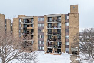 Lea Jardins Concorde in Laval, QC - Building Photo