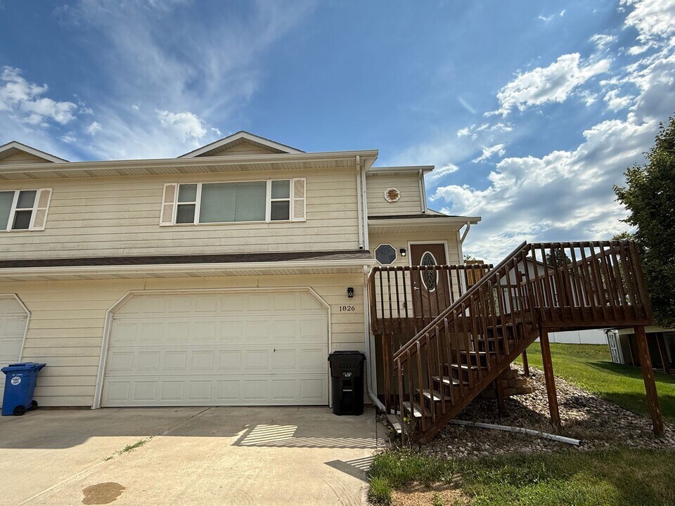1826 Red Dale Dr in Rapid City, SD - Building Photo