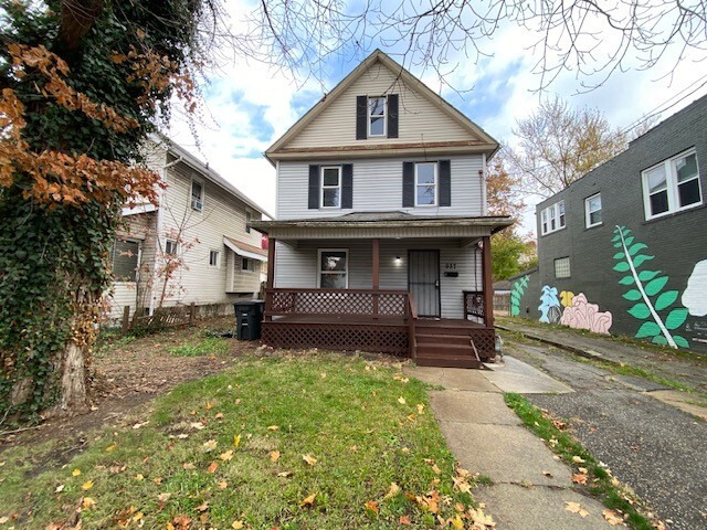 937 W Exchange St in Akron, OH - Foto de edificio - Building Photo