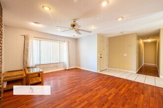 324 S Palo Cedro Dr in Diamond Bar, CA - Foto de edificio - Building Photo