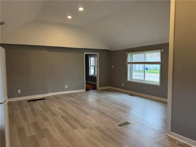 549 Indian Church Rd in Buffalo, NY - Building Photo - Building Photo