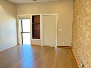 2727 S Archer Ave in Chicago, IL - Building Photo - Building Photo