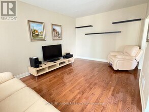 29 Hans Dr in Markham, ON - Building Photo - Building Photo