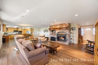 1227 Fairway Dr NE in Moses Lake, WA - Building Photo - Building Photo