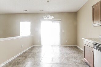 8018 Ithaca Way in Indianapolis, IN - Building Photo - Building Photo